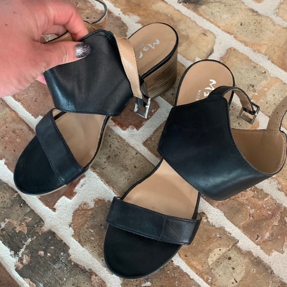 Woman's size 7 sandals with heels - Picture 3 of 6